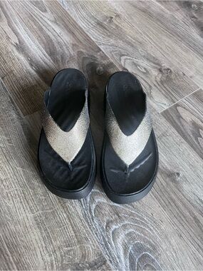 Crocs Women’s Sparkly Silver Platform Flip Flops